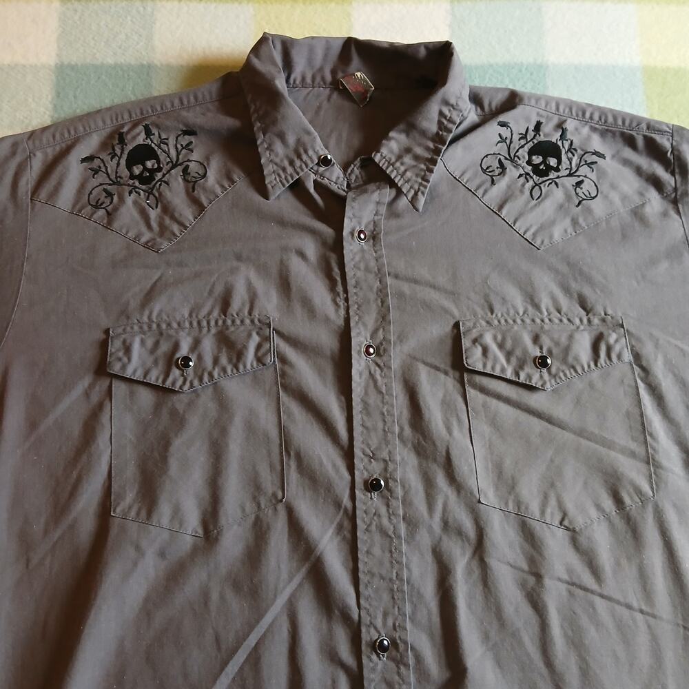 Men's Rock Steady Clothing Short Sleeve Button Front Shirt Black Gray Skulls 2XL